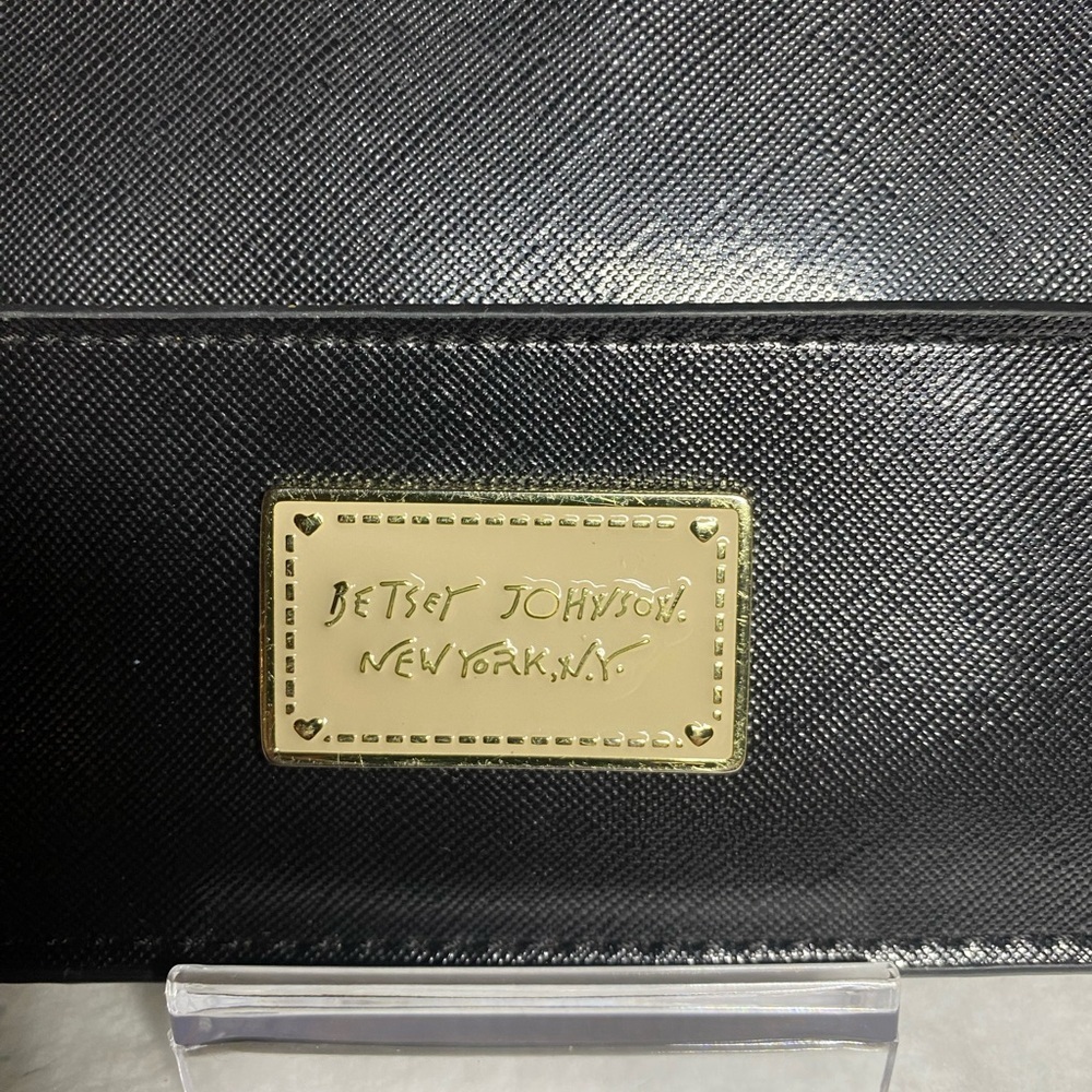 EUC Betsey Johnson Wristlet/Wallet - Picture 2 of 10